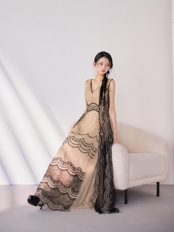 ベージュxブラック モデル：まおちゃる　身長：158cm　着用サイズ：7号(Sサイズ)