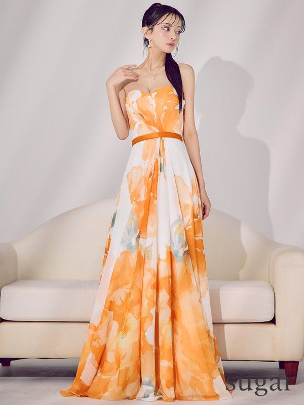 ホワイト×オレンジ モデル:まおちゃる 身長:158cm 着用サイズ:7号(Sサイズ)