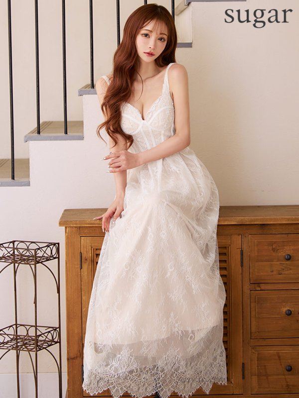 ホワイト　モデル：真優川咲　身長：158cm　着用サイズ：7号(Sサイズ)