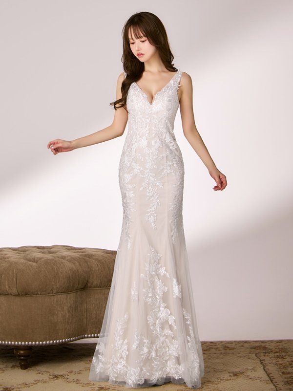 ホワイトxベージュ モデル：ゆめ　身長：160cm　着用サイズ：Sサイズ