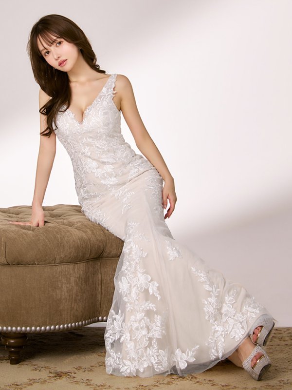 ホワイトxベージュ モデル：ゆめ　身長：160cm　着用サイズ：Sサイズ