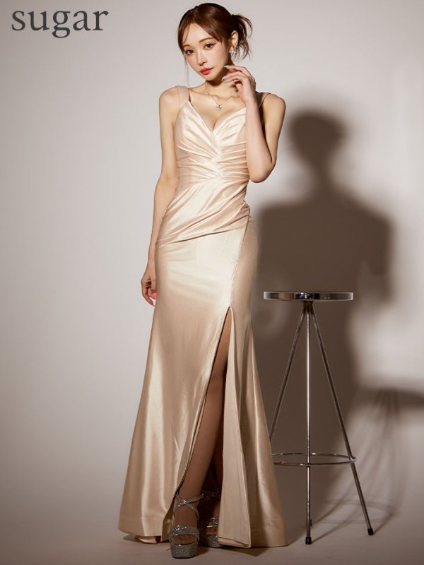 ベージュ モデル：真優川咲　身長：159cm　着用サイズ：Sサイズ