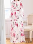 ホワイトxピンク　モデル：真優川咲　身長：158cm　着用サイズ：7号(Sサイズ)