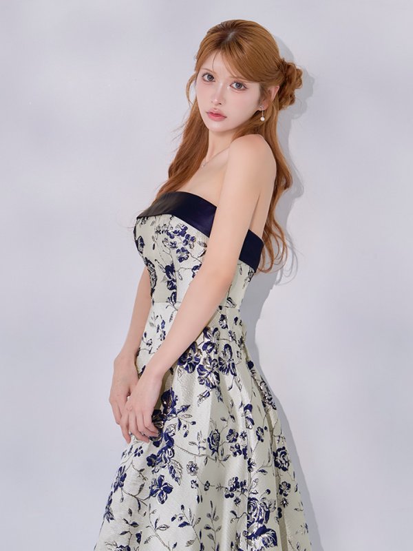 シルバーxネイビー　モデル：まりん　身長：164cm　着用サイズ：7号(Sサイズ)