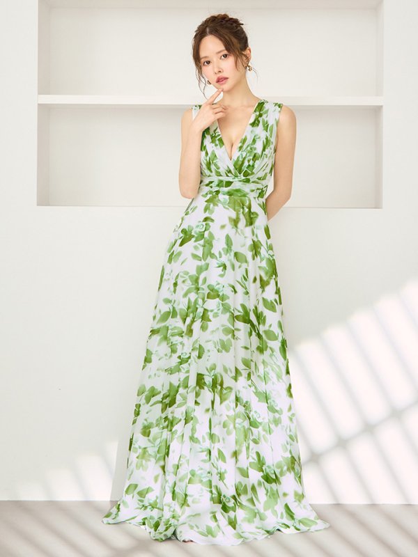 ホワイト×グリーン　モデル：ゆめ　身長：160cm　着用サイズ：7号(Sサイズ)