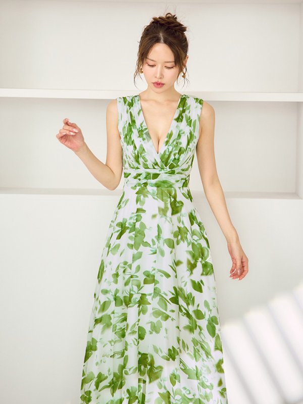 ホワイト×グリーン　モデル：ゆめ　身長：160cm　着用サイズ：7号(Sサイズ)