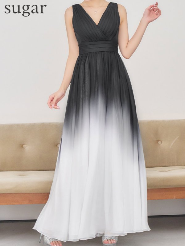 ブラックxホワイト　モデル：るりぴ　身長：165cm　着用サイズ：7号(Sサイズ)