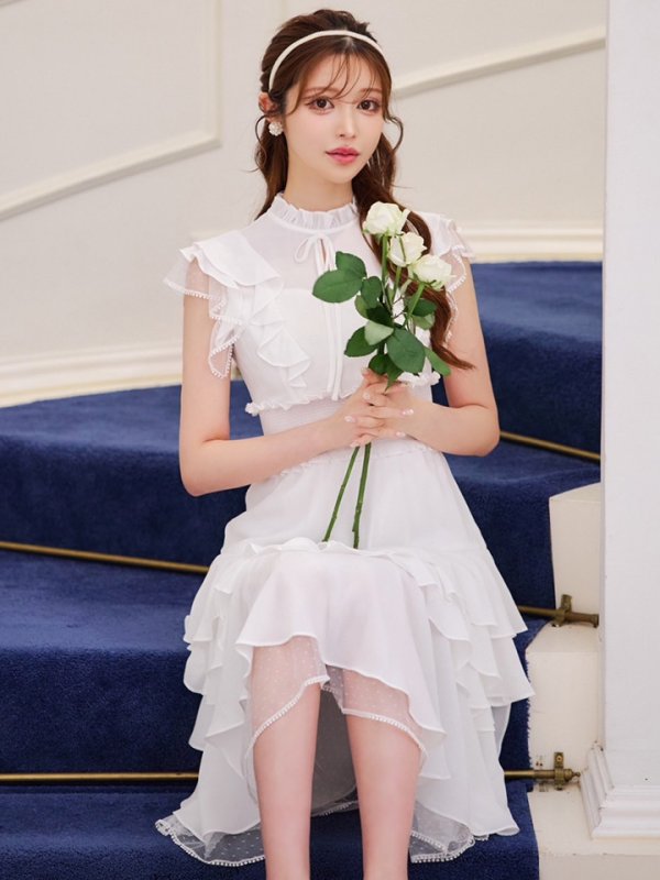 ホワイト モデル：桜伊みやこ　身長：168cm:7号(Sサイズ)