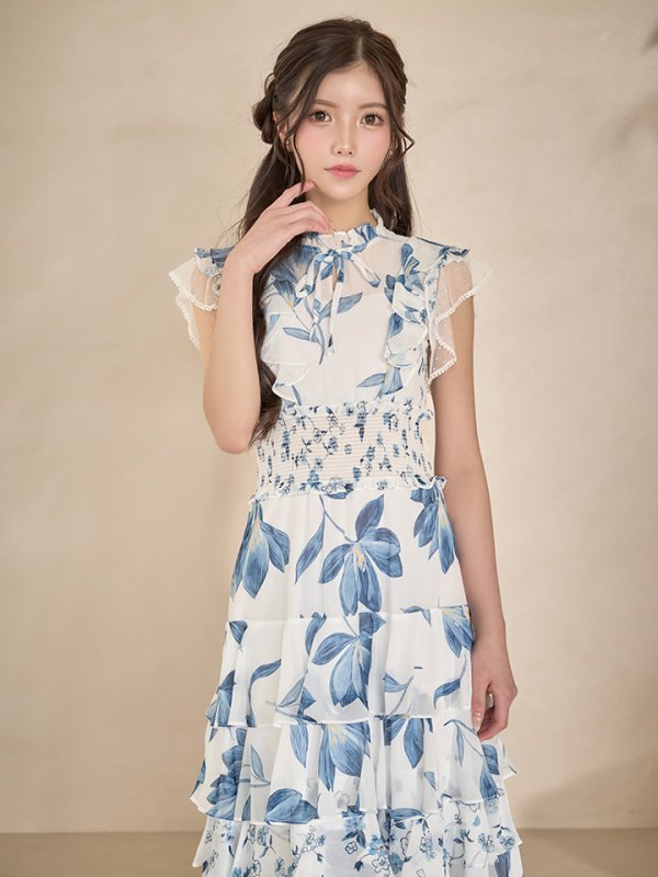 ホワイト×ブルー　モデル：せいは　身長：160cm　着用サイズ：7号(Sサイズ)