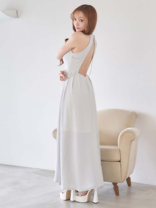 ホワイト　モデル：真優川咲　身長：158cm　着用サイズ：Sサイズ