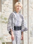 画像4: 【メンズ浴衣】白地×スタイリッシュストライプ浴衣【浴衣・帯・下駄セット】（OBI-MS-001-ok-1-NV）[YMT] (4)