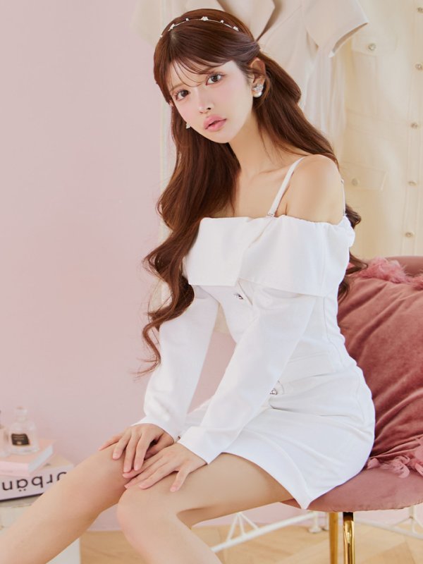 ホワイト　モデル：まりん　身長：164cm　着用サイズ：Sサイズ