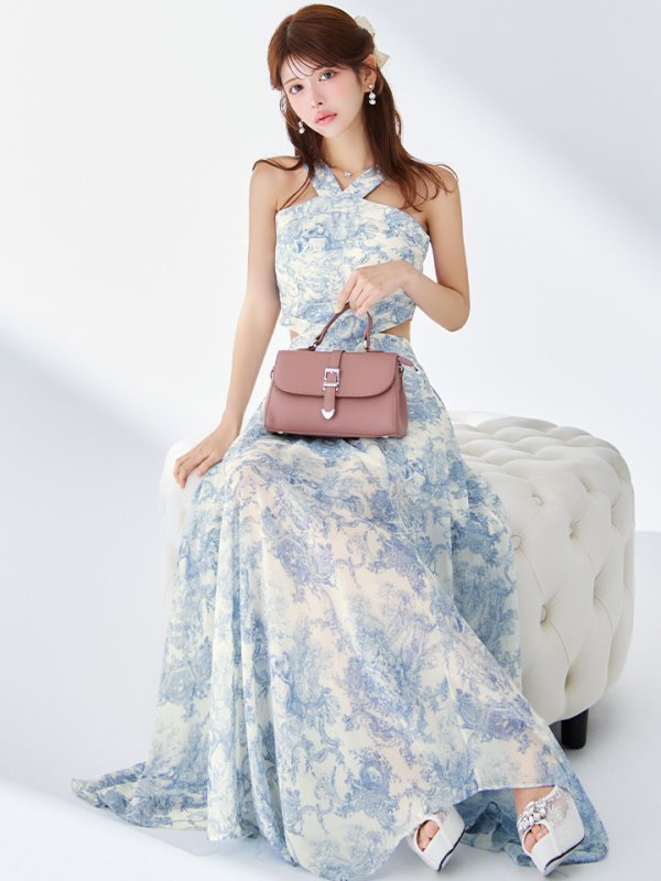 ブルー モデル：まりん　身長：164cm　着用サイズ：Sサイズ