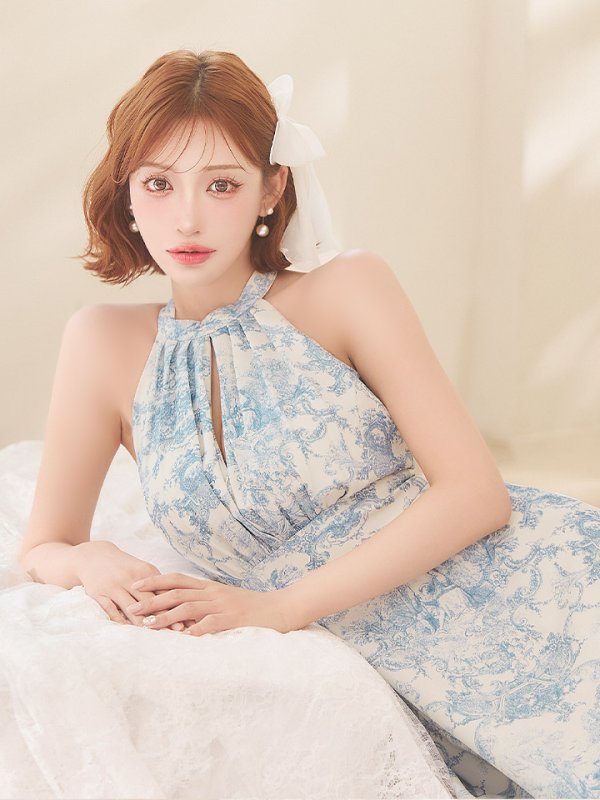 ホワイトブルー　モデル：明日花キララ　身長：162cm 着用サイズ：Sサイズ