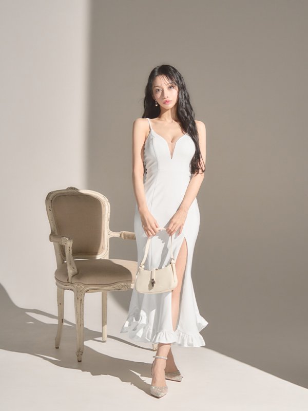 ホワイト　モデル：まおちゃる　身長：158cm　着用サイズ：Sサイズ