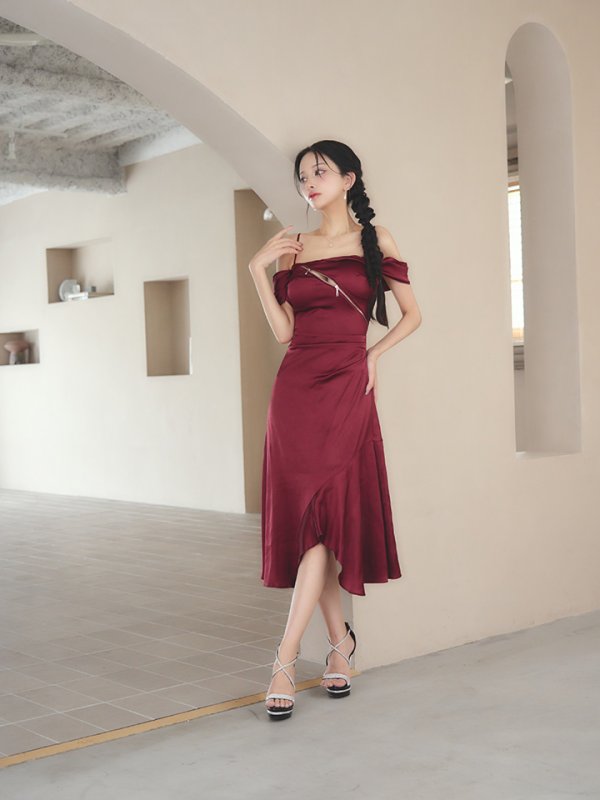 ワインレッド モデル：まおちゃる　身長：158cm　着用サイズ：Sサイズ