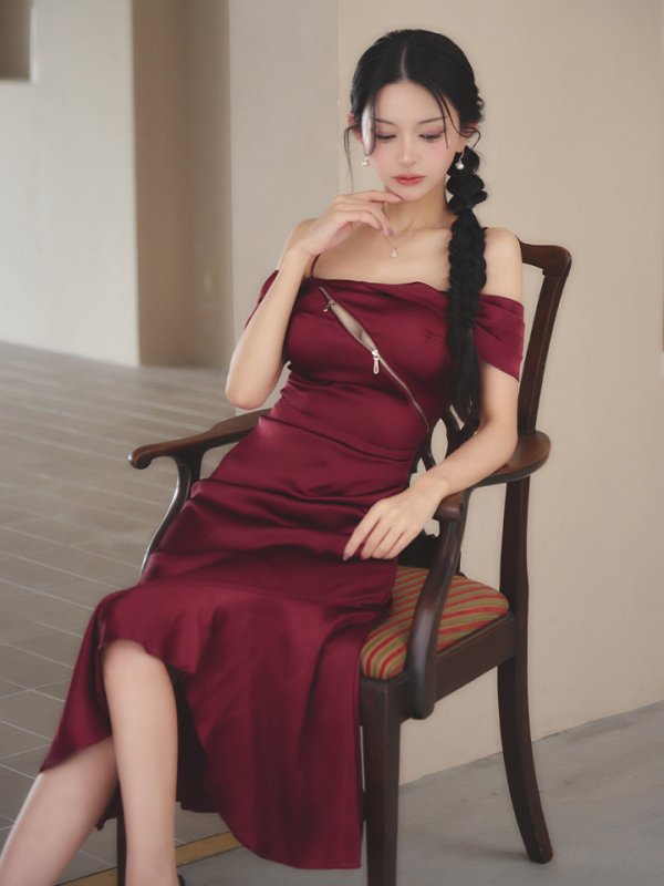 ワインレッド モデル：まおちゃる　身長：158cm　着用サイズ：Sサイズ