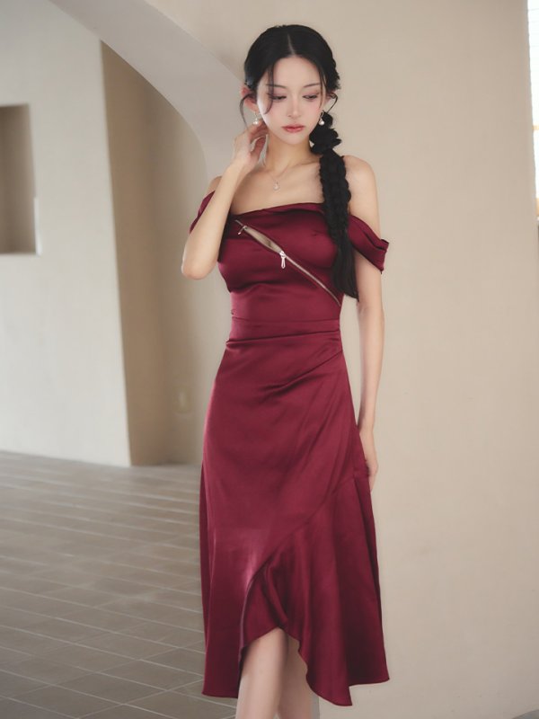 ワインレッド モデル：まおちゃる　身長：158cm　着用サイズ：Sサイズ