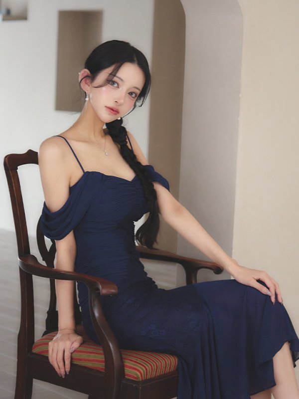 ネイビー　モデル：まおちゃる　身長：158cm　着用サイズ：Sサイズ