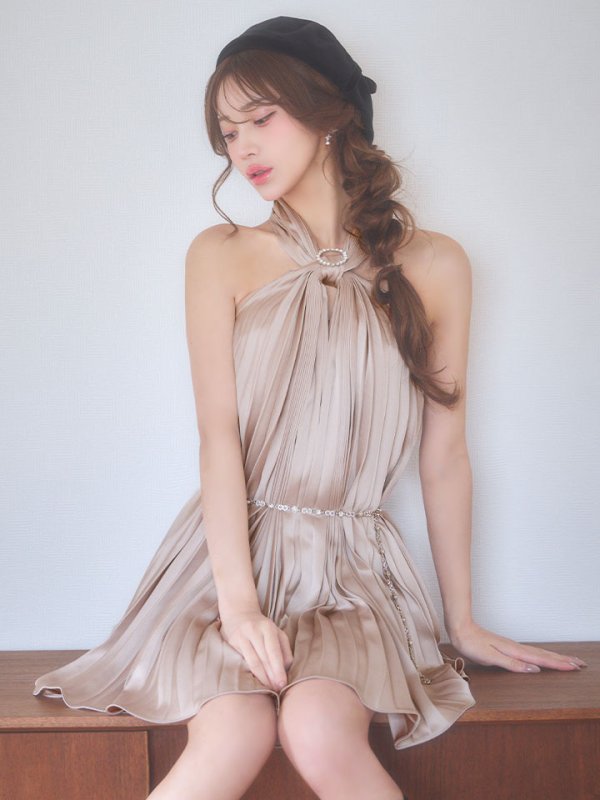 ピンクベージュ　モデル：るりぴ 身長：165cm 着用サイズ：Sサイズ