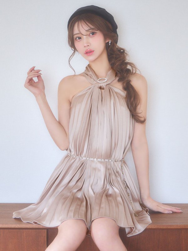 ピンクベージュ　モデル：るりぴ 身長：165cm 着用サイズ：Sサイズ