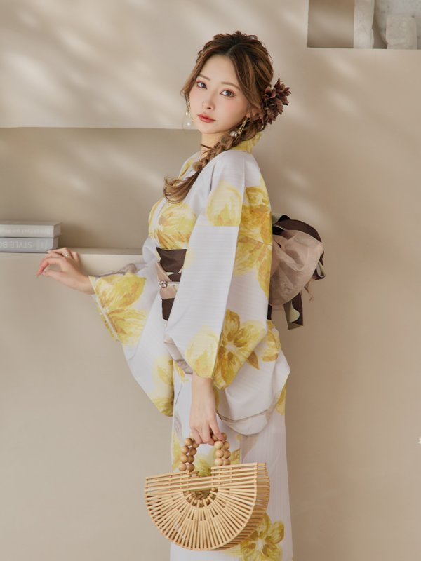 画像2: 【即日発送！】グレージュ×イエローフラワー浴衣【浴衣３点セット 浴衣/帯/下駄】[YMT] (2)