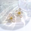 画像2: 【アクセサリー：ピアス】【水着小物：アクセサリー】ホワイトフラワーピアス[HC03] (2)