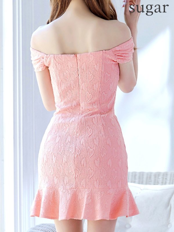 コーラルピーチ モデル:真優川咲 身長:158cm 着用サイズ:8号(Sサイズ)