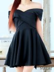 ブラック モデル：真優川咲　身長：158cm　着用サイズ：8号(Sサイズ)