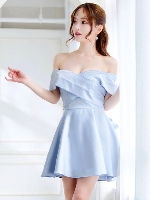 パウダーブルー モデル：ゆめ　身長：160cm　着用サイズ：8号(Sサイズ)