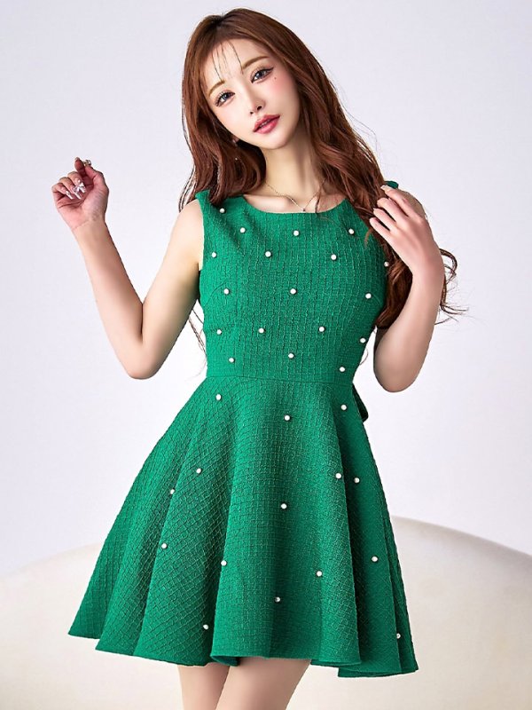 ジェードグリーン モデル:真優川咲 身長:158cm:8号(Sサイズ)