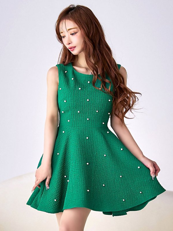 ジェードグリーン モデル:真優川咲 身長:158cm:8号(Sサイズ)