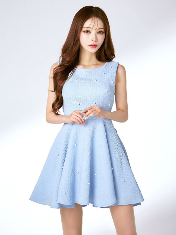 パウダーブルー モデル:真優川咲 身長:158cm:8号(Sサイズ)