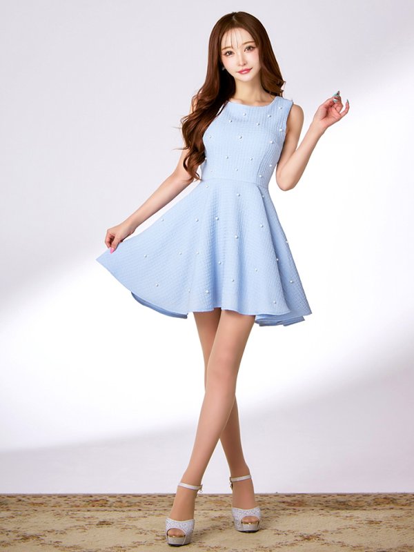 パウダーブルー モデル:真優川咲 身長:158cm:8号(Sサイズ)