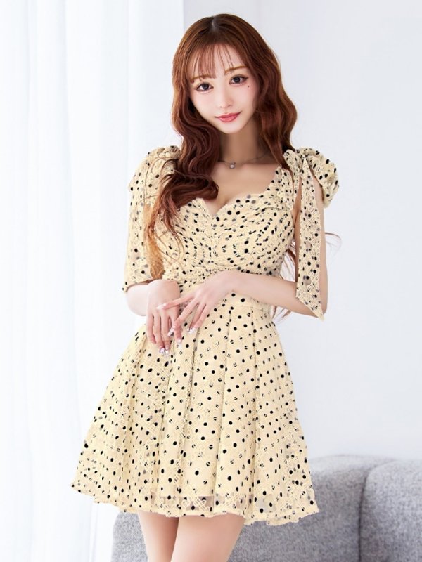 クリームブラック　モデル：真優川咲　身長：158cm　着用サイズ：8号(Sサイズ)