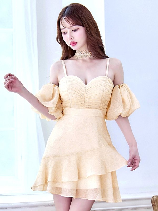 ライトベージュ　 モデル：ゆめ　身長：160cm　着用サイズ：8号(Sサイズ)