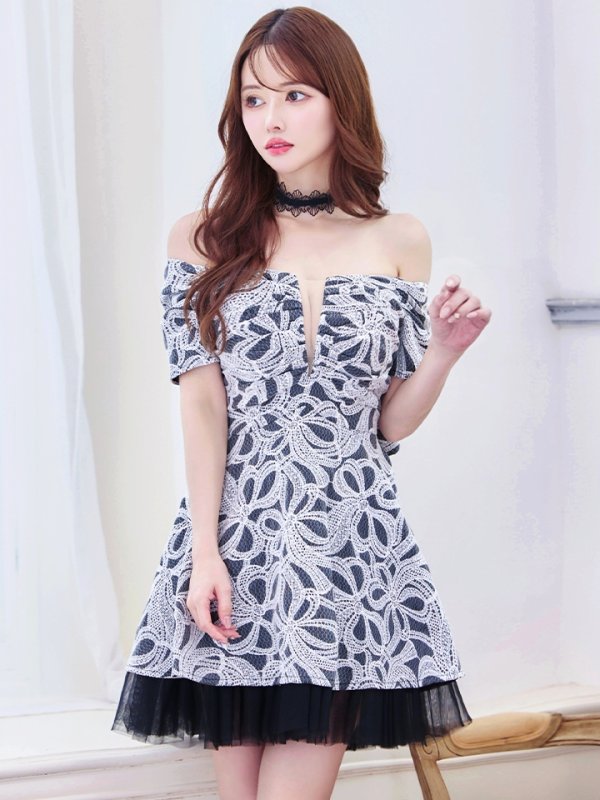 アイボリーブラック　 モデル：ゆめ　身長：160cm　着用サイズ：8号(Sサイズ)