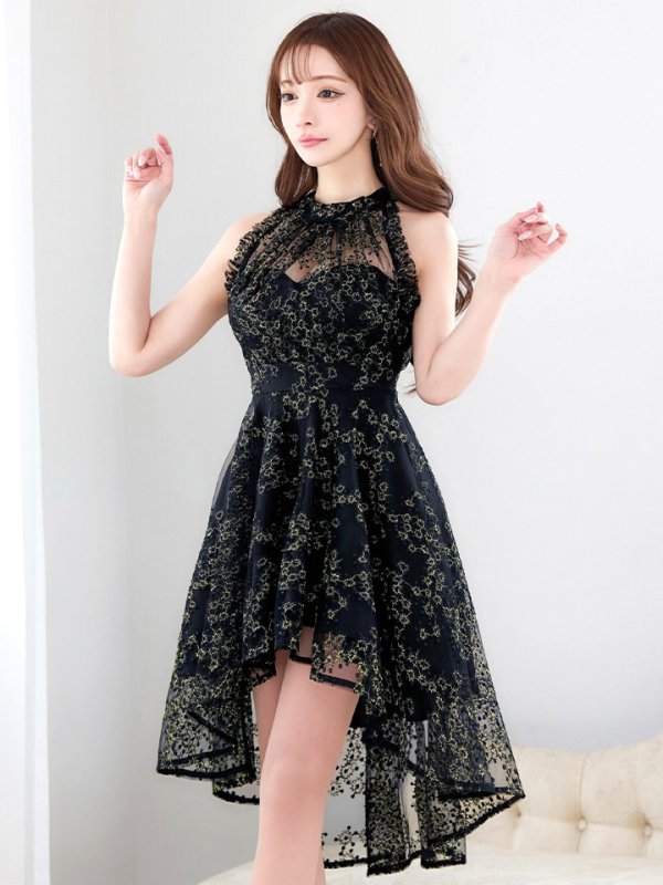 ブラック　モデル：真優川咲　身長：158cm　着用サイズ：8号(Sサイズ)