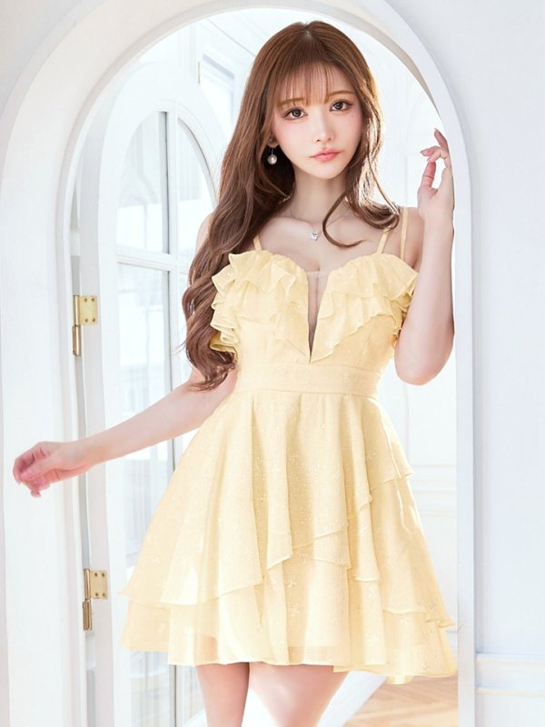 ライトベージュ　モデル：真優川咲　身長：158cm　着用サイズ：8号(Sサイズ)