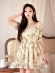 ベージュブラック　モデル：真優川咲　身長：158cm　着用サイズ：8号(Sサイズ)