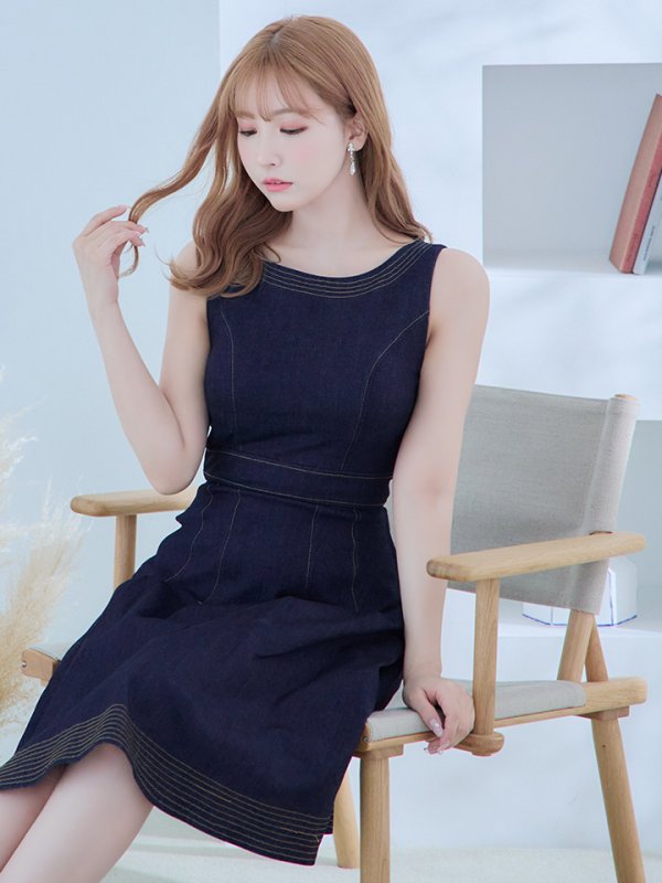 画像2: 【VELIQUE/ヴェリーク】デニム生地/ ノースリーブ/ ステッチ/ タック/ ひざ丈/ フレア/ ワンピース/ ミディアムドレス/ キャバドレス【HC02】 (2)