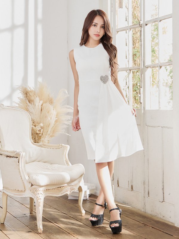 画像14: 【VELIQUE/ヴェリーク】シンプル/ ワンカラー/ ハートモチーフ/ ビジュー/ ノースリーブ/ タイト/ 膝丈/ ミディアムドレス/ キャバドレス【HC02】 (14)