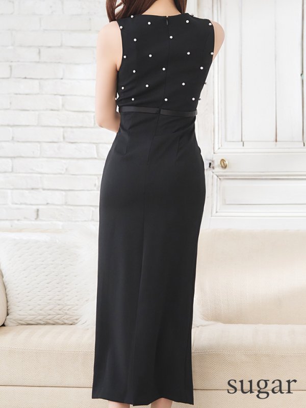 ブラック モデル：真優川咲　身長：158cm　着用サイズ：Sサイズ