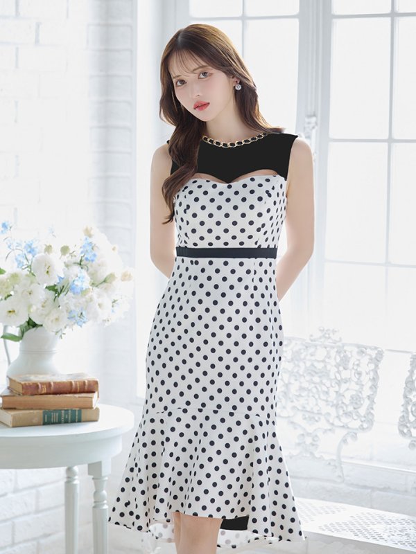 画像2: 【VELIQUE/ヴェリーク】ドットプリント/ 水玉/ チェーン/ カットアウト/ ノースリーブ/ マーメイド/ ひざ丈/ ミディアムドレス/ キャバドレス【HC02】 (2)