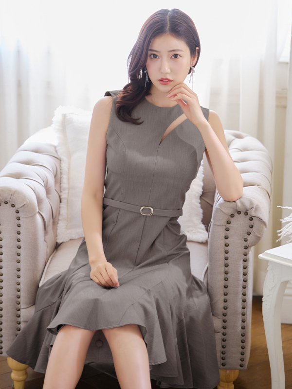 画像3: 【VELIQUE/ヴェリーク】カットアウト/ ノースリーブ/ ベルトデザイン/ 膝丈/ Aライン/ フレア/ミニドレス/ キャバドレス【HC02】 (3)