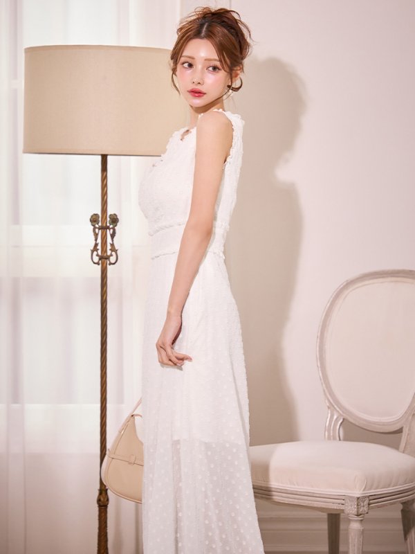 ホワイト　モデル：真優川咲　身長：158cm　着用サイズ：Sサイズ