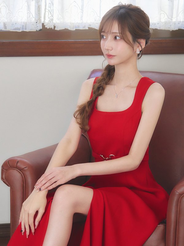 レッド モデル：ゆめ　身長：160cm　着用サイズ：Sサイズ