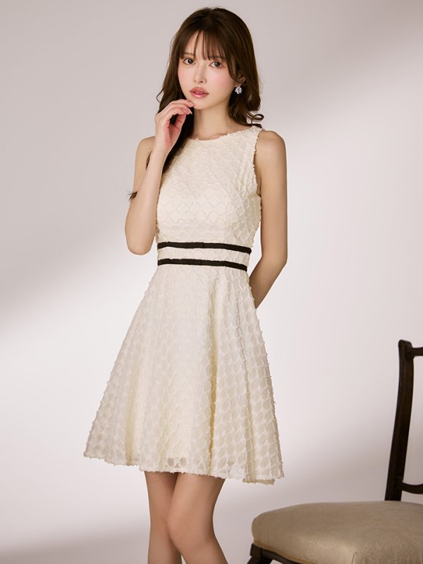 オフベージュ モデル：ゆめ　身長：160cm　着用サイズ：Sサイズ