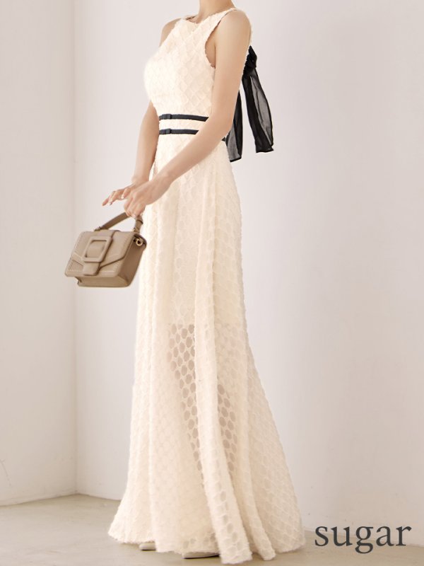 オフベージュ モデル：ももか　身長：156cm　着用サイズ：Sサイズ