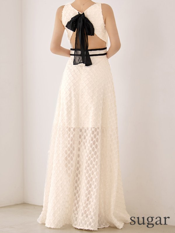 オフベージュ モデル：ももか　身長：156cm　着用サイズ：Sサイズ